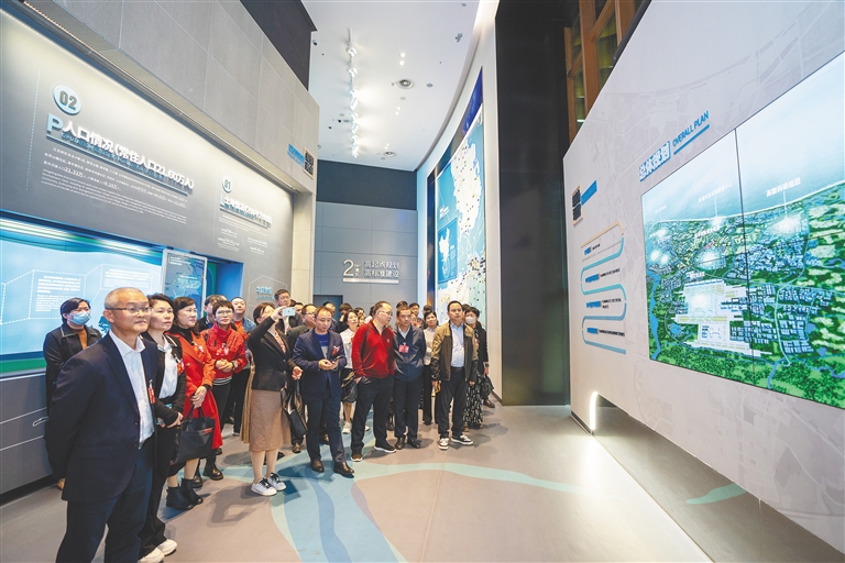 近百名省政协委员开展集中考察，为在省两会建言献策做足“功课”</br> 看发展变化 谋良策实招